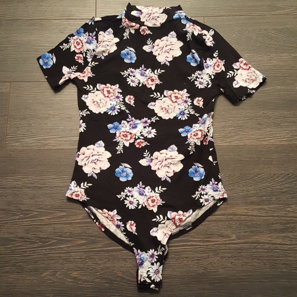 Forever 21 Tops - Forever 21 Floral Bodysuit